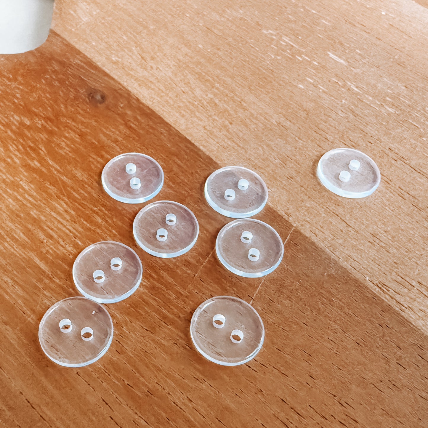Läpinäkyvä nappi 11,5mm