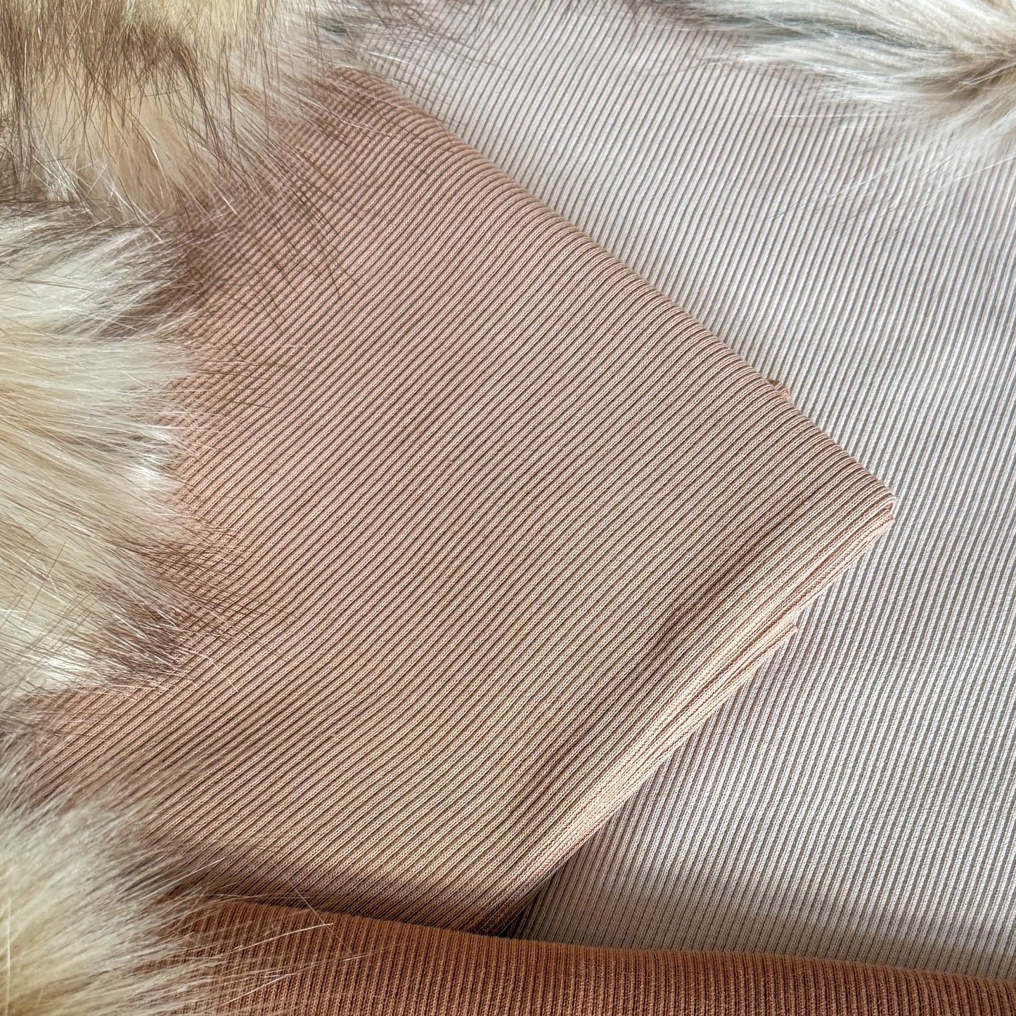 Vaalea nougat ribbiresori