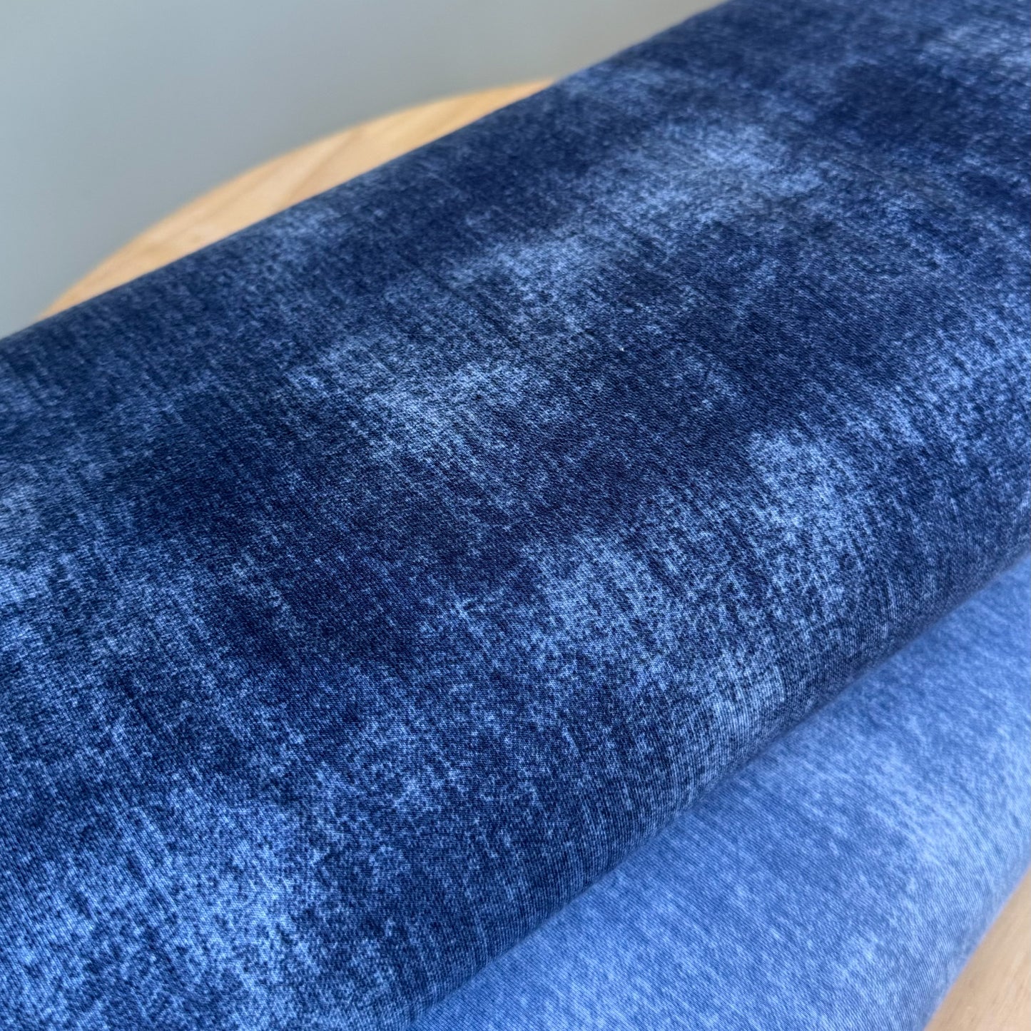 Jeans look -joustocollege: tumma farkunsininen